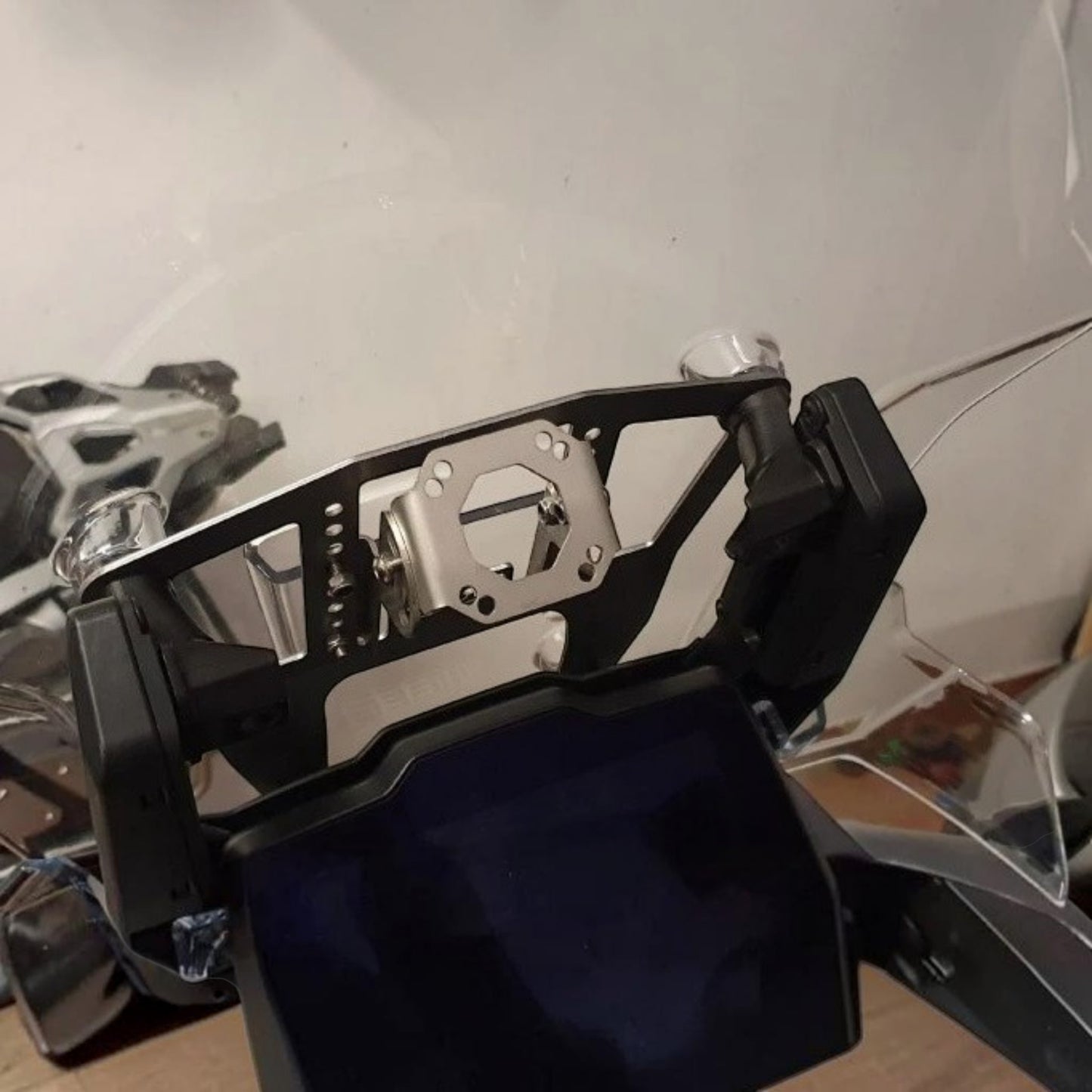Moto Explorer RideTrak DR2 navigation mount for Triumph Tiger 900 (2024+). Stainless steel construction with adjustable platform.