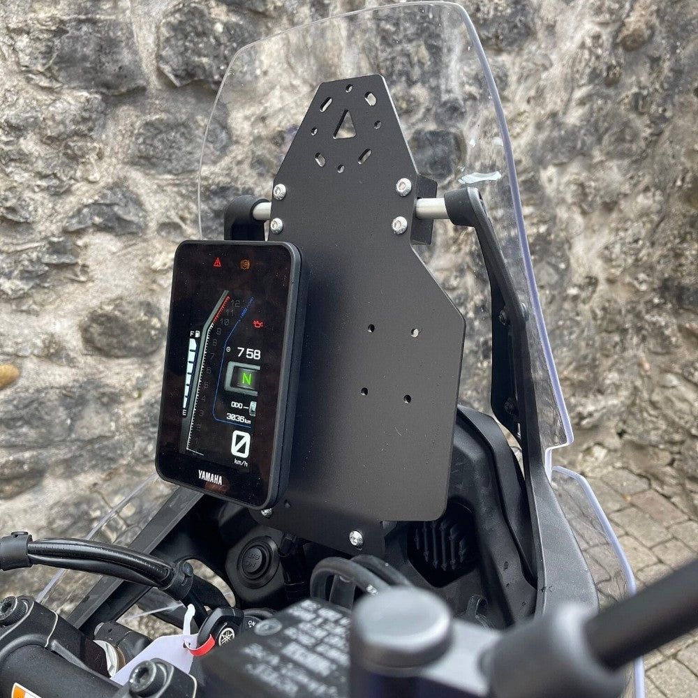 Moto Explorer black aluminium Motoboxer dash plate with AMPS mount installed on a Yamaha Tenere 700 motorcycle