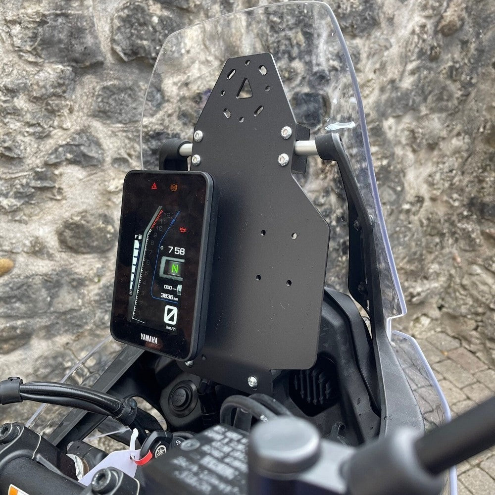 Moto Explorer black aluminium Motoboxer dash plate with AMPS mount installed on a Yamaha Tenere 700 motorcycle